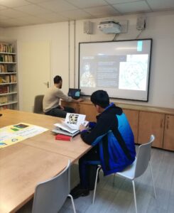 Lezione materie alternative in biblioteca